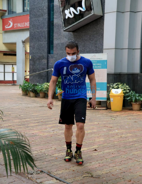 photos sohail khan snapped at gym in bandra 3