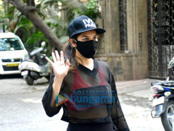Photos: Sophie Choudry spotted in Bandra