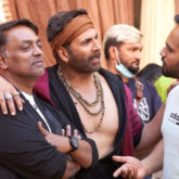Akshay Kumar poses with choreographer Ganesh Acharya in this candid BTS picture from Bachchan Pandey