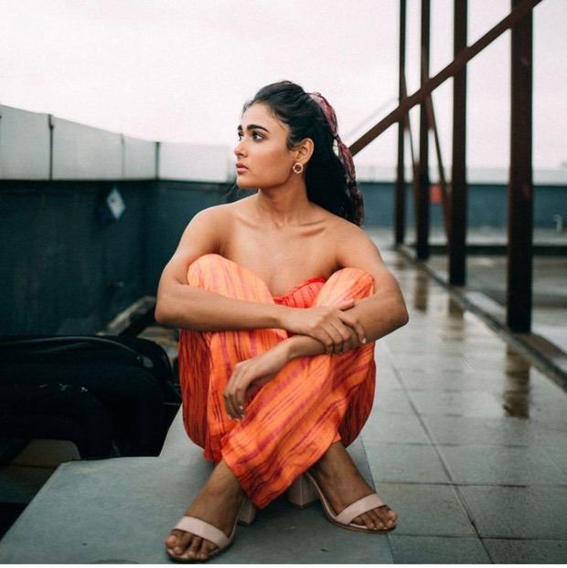 Jayeshbhai Jordaar actress Shalini Pandey dominates in strapless orange jumpsuit