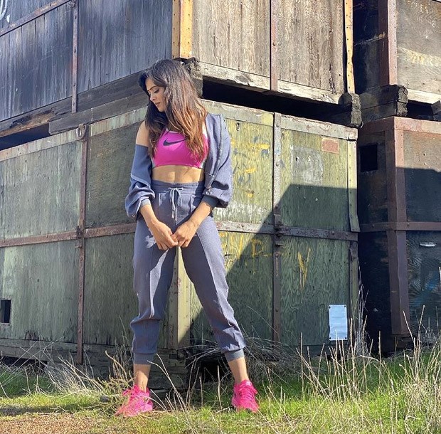 Khatron Ke Khiladi 11: Shweta Tiwari flaunts her abs; dons blue joggers and pink sports bra