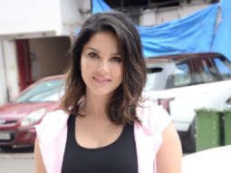 Photoa: Sunny Leone snapped in Andheri