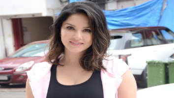 Photoa: Sunny Leone snapped in Andheri
