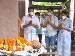Photos: Actor Chandrashekhar’s funeral at Pawan Hans