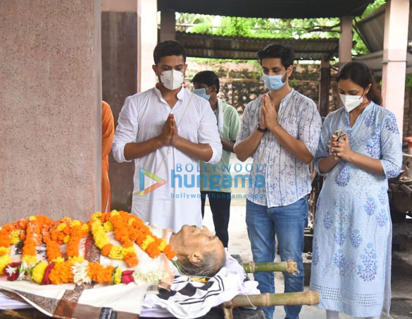 Photos: Actor Chandrashekhar’s funeral at Pawan Hans