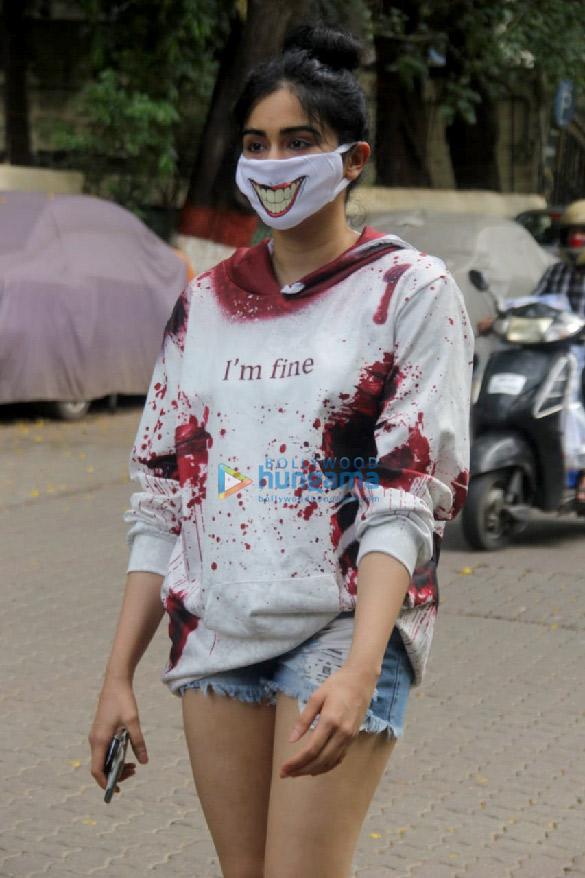 photos adah sharma spotted in bandra 1 3