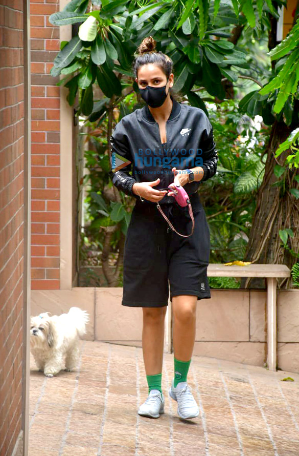 photos aisha sharma spotted in bandra 2 6