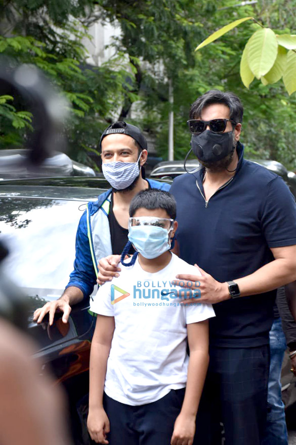 photos ajay devgn and yug devgn snapped attending a tree plantation drive in juhu 3