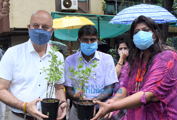 photos anupam kher snapped at bmcs be a tree parent mega vriksha campaign event 1