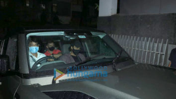 Photos: Arjun Kapoor snapped in Bandra