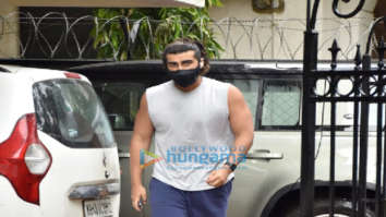 Photos: Arjun Kapoor snapped in Juhu