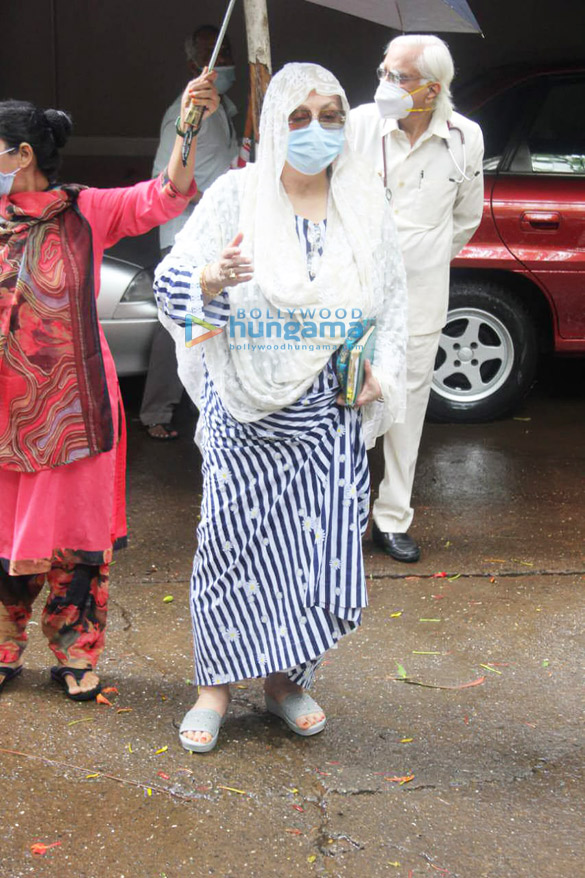 photos dilip kumar gets discharged from the hospital 8