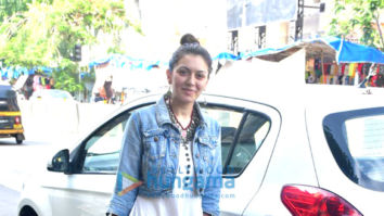 Photos: Hansika Motwani spotted at a store in Bandra