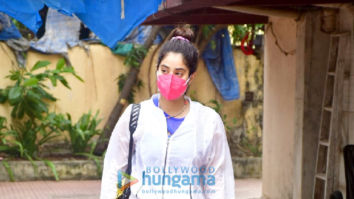 Photos: Janhvi Kapoor spotted at the gym in Santacruz