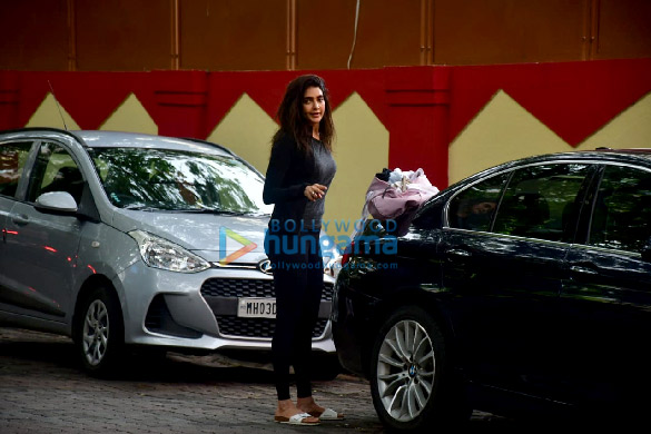 photos karishma tanna snapped at the gym 2 4
