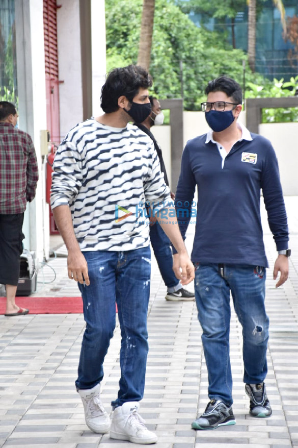 Photos: Kartik Aaryan and Bhushan Kumar snapped at T-Series office in Andheri