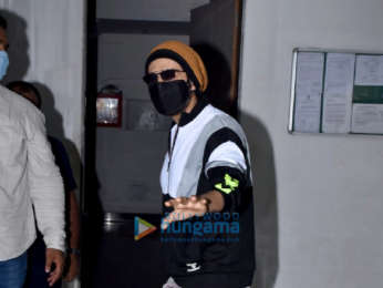 Photos: Kartik Aaryan snapped at a dance class in Andheri
