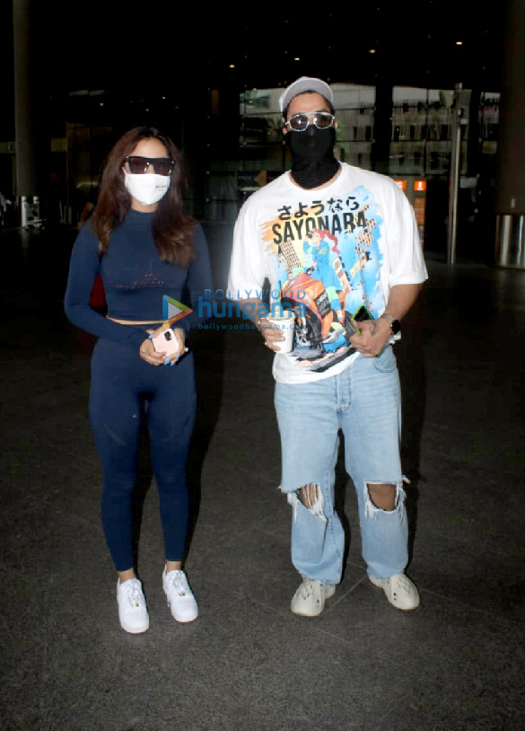 photos neha kakkar jasmin bhasin and others snapped at the airport 6