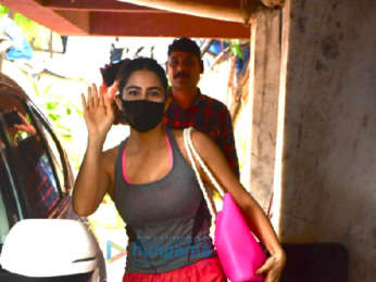 Photos: Pooja Hegde and Sara Ali Khan spotted at a pilates studio