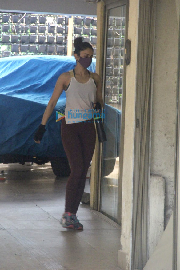photos rakul preet singh spotted in bandra 4 3