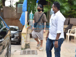 Photos: Shahid Kapoor and Mira Kapoor snapped in Juhu