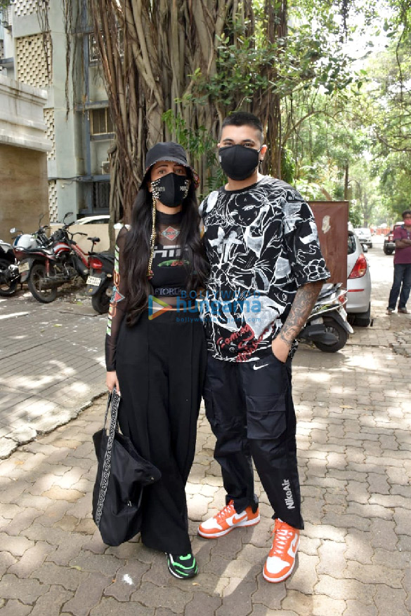 photos shruti haasan snapped at a clinic in santacruz with her boyfriend 3