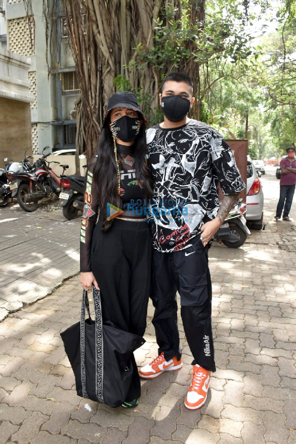 photos shruti haasan snapped at a clinic in santacruz with her boyfriend 6