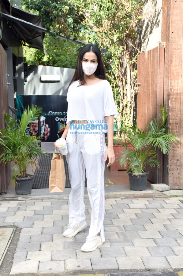 photos sonal chauhan snapped at a cafe in juhu 1