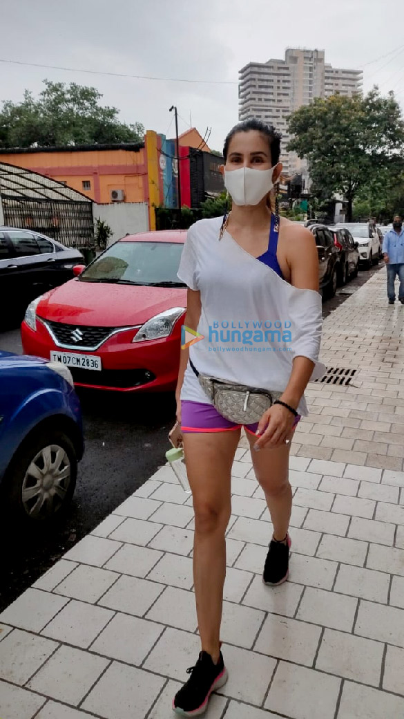 Photos: Sonnalli Seygall snapped at the gym