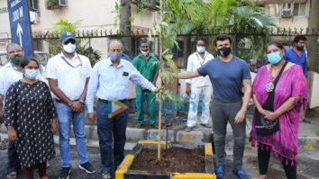 Photos: Sonu Nigam, Niharica Raizada snapped at BMC’s ‘Be A Tree Parent’ MEGA Vriksha campaign