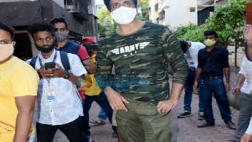 Photos: Sonu Sood snapped at his residence