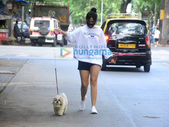 photos sophie choudry and neha sharma spotted with their pets in bandra 4
