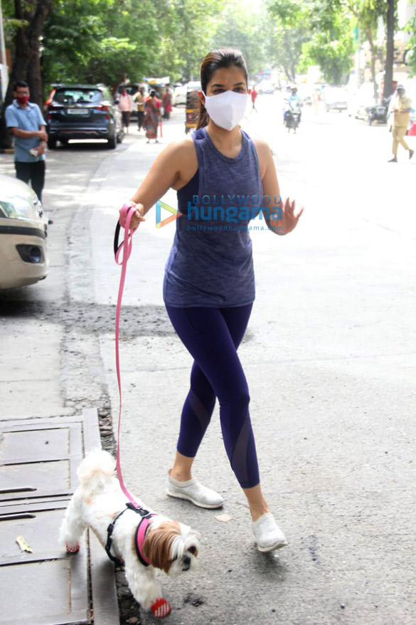 photos sophie choudry spotted in bandra 1 9