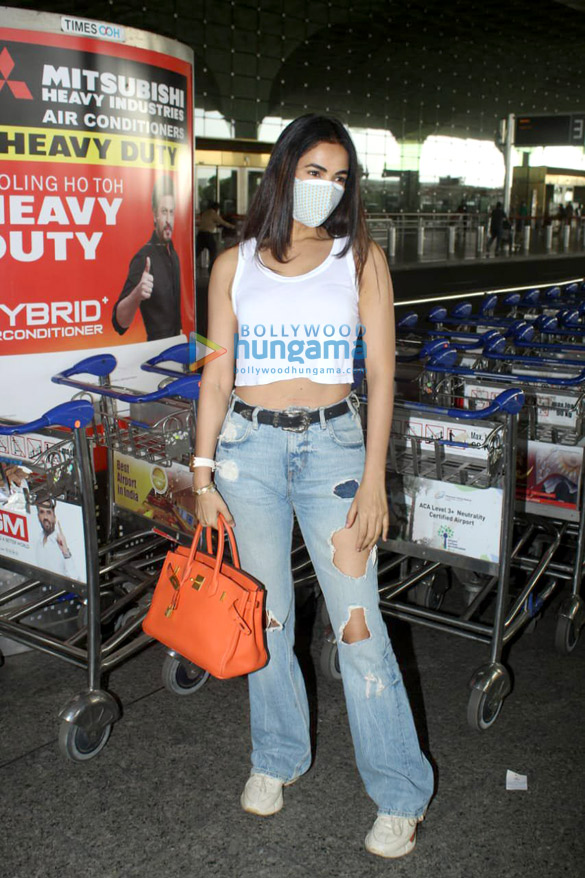 photos tamannaah bhatia and sonal chauhan snapped at the airport 6