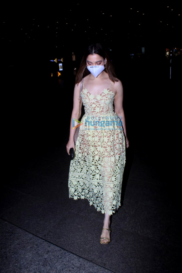 photos tamannaah bhatia snapped at the airport 1 3