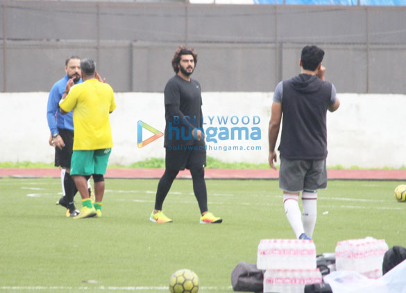 photos tiger shroff disha patani and others snapped playing football in bandra 566 2