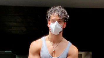Photos: Tiger Shroff snapped at his residence in Bandra