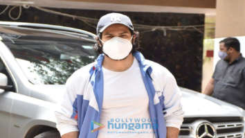 Photos: Varun Dhawan snapped at the gym in Juhu