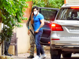 Photos: Varun Dhawan snapped in Juhu