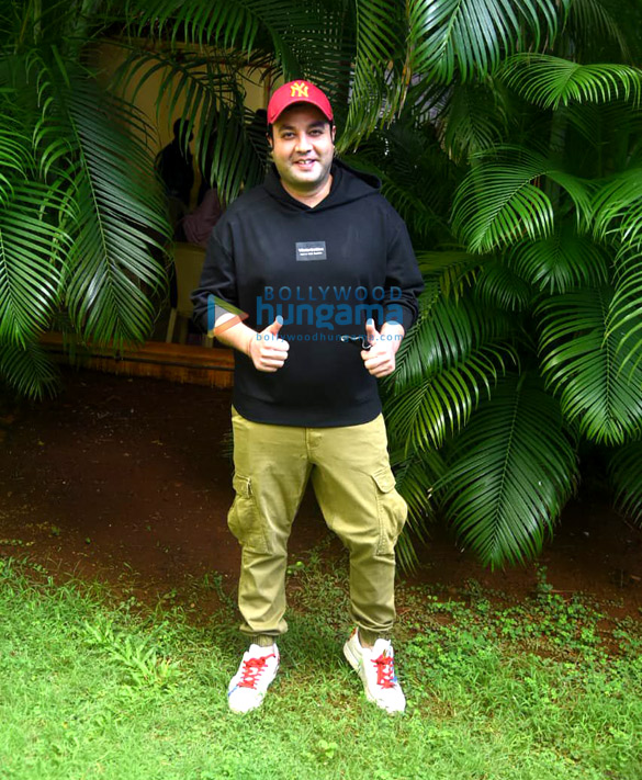photos varun sharma anushka ranjan satish kaushik and others snapped at vaccination drive campaign 5