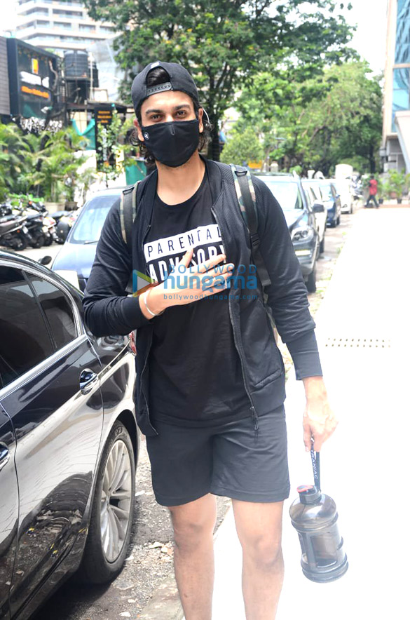 photos vicky kaushal and sunny kaushal snapped at the gym 4