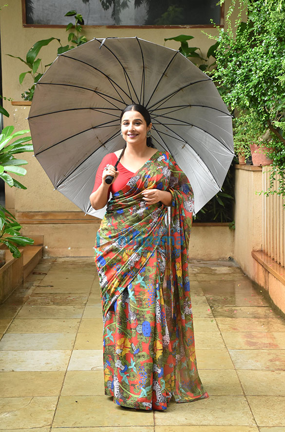photos vidya balan snapped promoting her film sherni 1