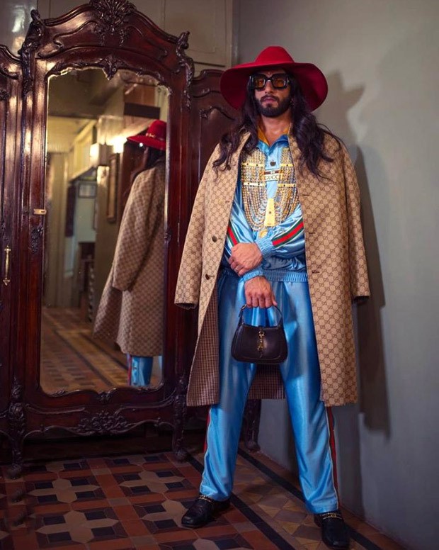Ranveer Singh offers androgyny glam in all Gucci look worth Rs. 3.13 lakh, carries Jackie 1961 shoulder bag worth Rs. 1.7 lakh Ranveer Singh offers androgyny glam in all Gucci look worth Rs. 3.13 lakh, carries Jackie 1961 shoulder bag worth Rs. 1.7 lakh