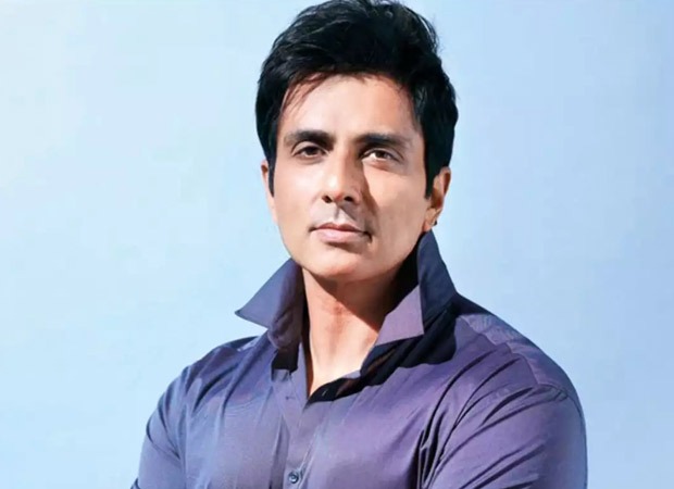 Sonu Sood helps a sobbing woman Sonu Sood helps a sobbing woman