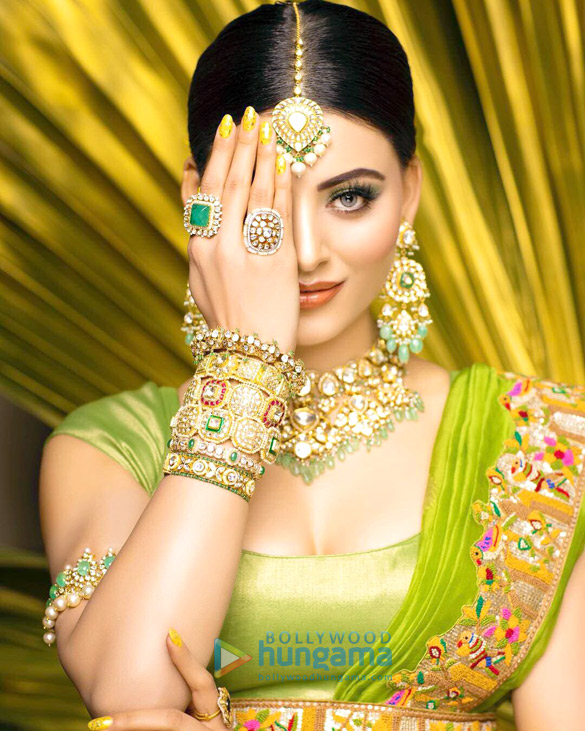 urvashi rautela 2 21
