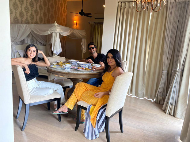 Kundali Bhagya's 'Team Villain' Ruhi Chaturvedi, Sanjay Gagnani and Swati Kapoor showcase their close knit bond 