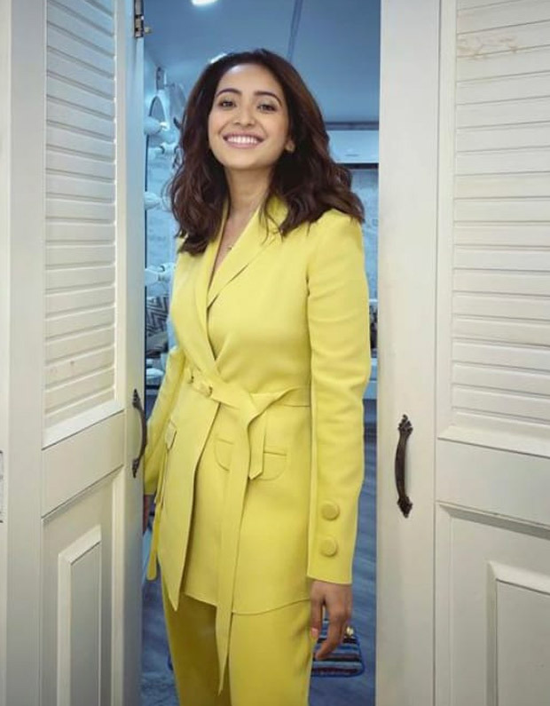 Asha Negi steals the spotlight in lime yellow pantsuit for Collar Bomb promotions