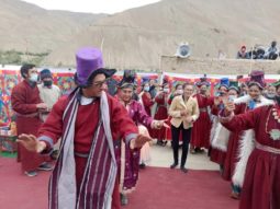 Days after announcing their divorce, Aamir Khan and Kiran Rao dance together on the sets of Laal Singh Chaddha in Ladakh