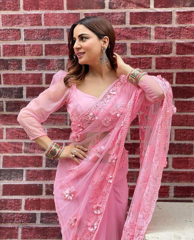 Kundali Bhagya actress Shraddha Arya makes heads turn in stunning embroidered pink saree