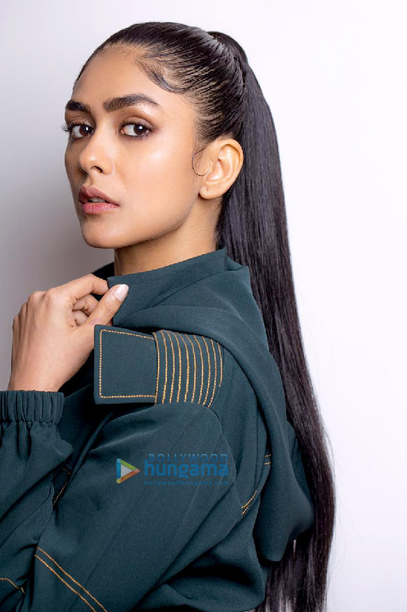 mrunal thakur 3 8